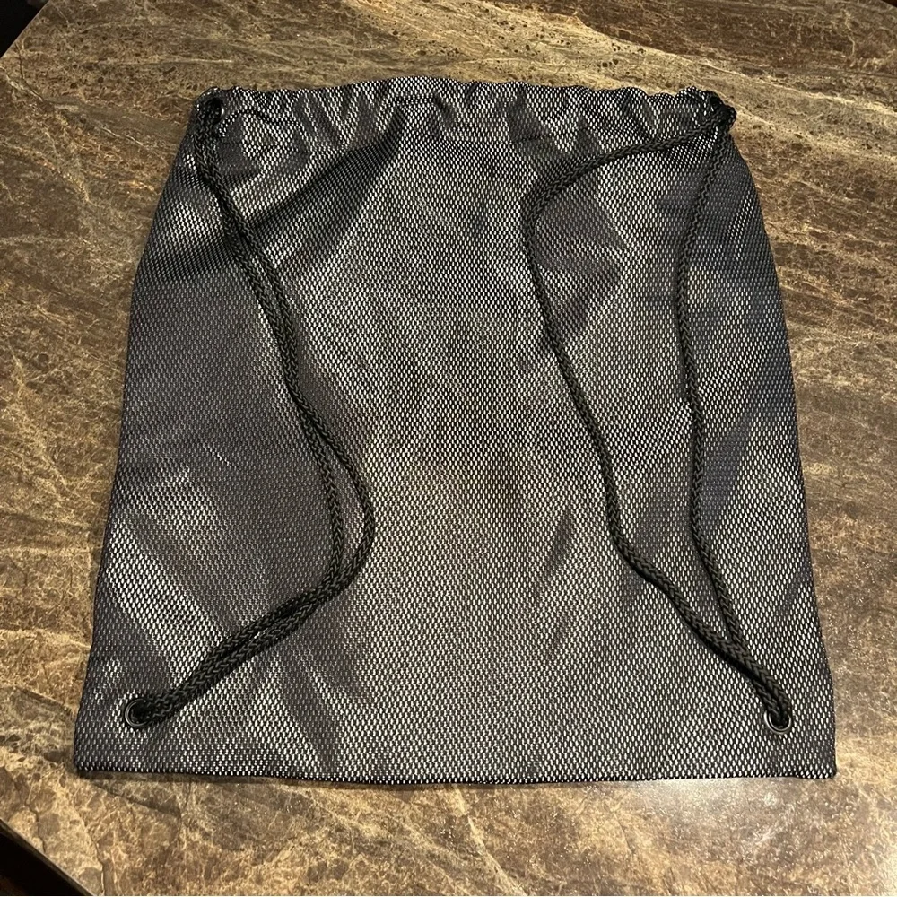 Victoria's Secret Black and Pink Drawstring Bag